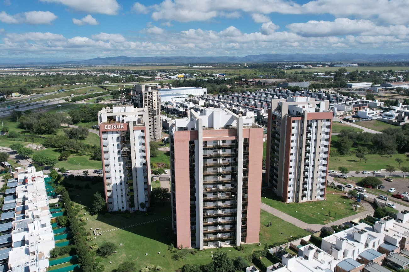 Pilares de Manantiales te invita a vivir en altura, con vistas a las sierras y con todo pensado para disfrutar cada día